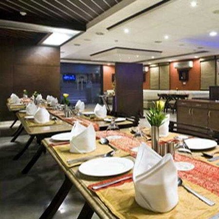 Hotel Parkland Chirag Enclave Nové Dillí Exteriér fotografie